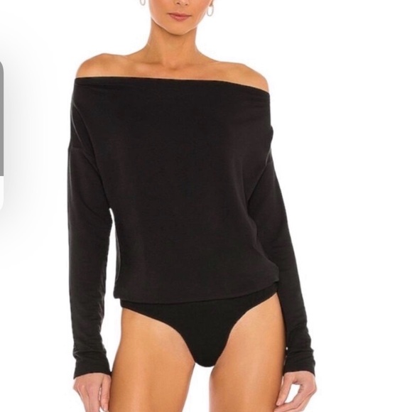 Paige off shoulder top - Picture 2 of 7